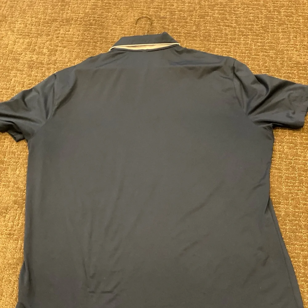Nike Men’s Navy Golf Polo - Picture 4 of 4